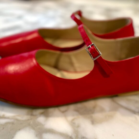 Freda Salvador - RED Leather AUBREY MARY JANE FLAT - Picture 4 of 6